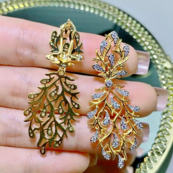 Vintage Alloy Earrings - Picture 3 of 3